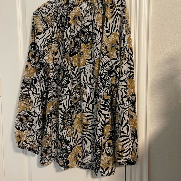 Lilly Pulitzer Black and Gold Floral Blouse - Picture 3 of 3